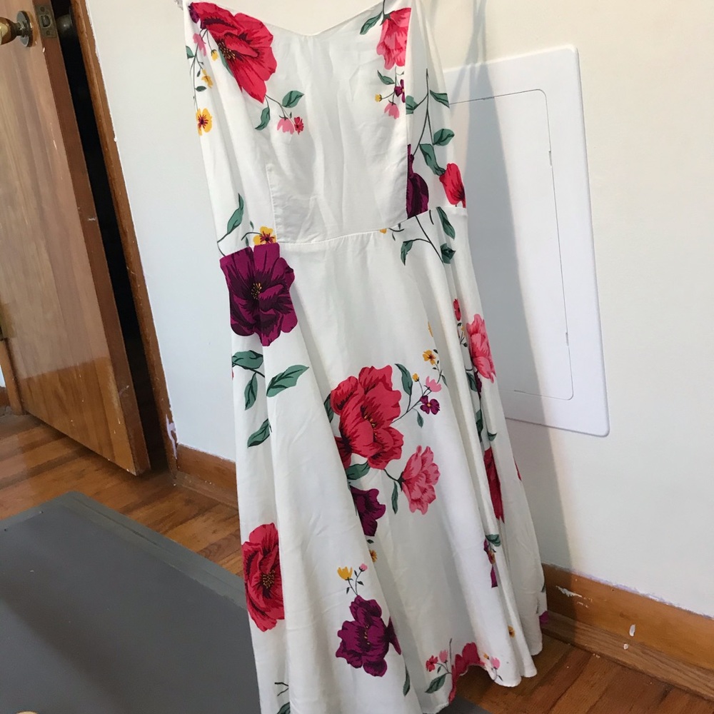 Old Navy floral dress! 🌸✨